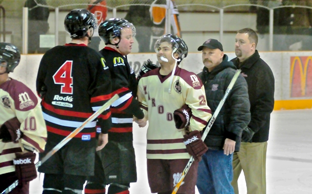 handshakesquarters.jpg handshakesquarters.jpg